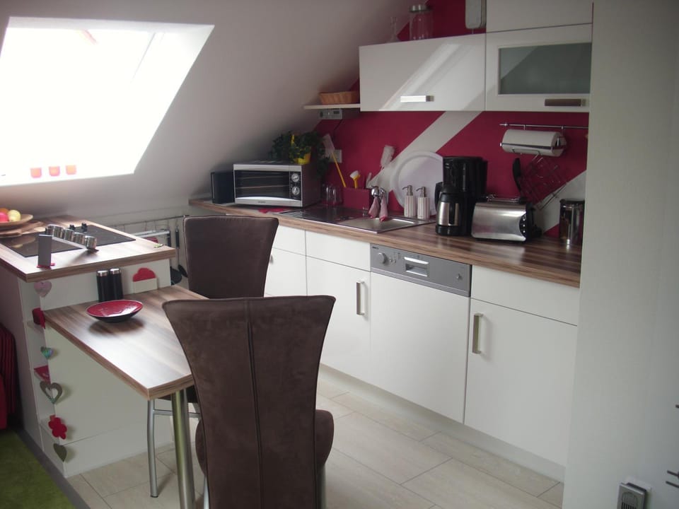 Photo of the whole room, Decorative detail