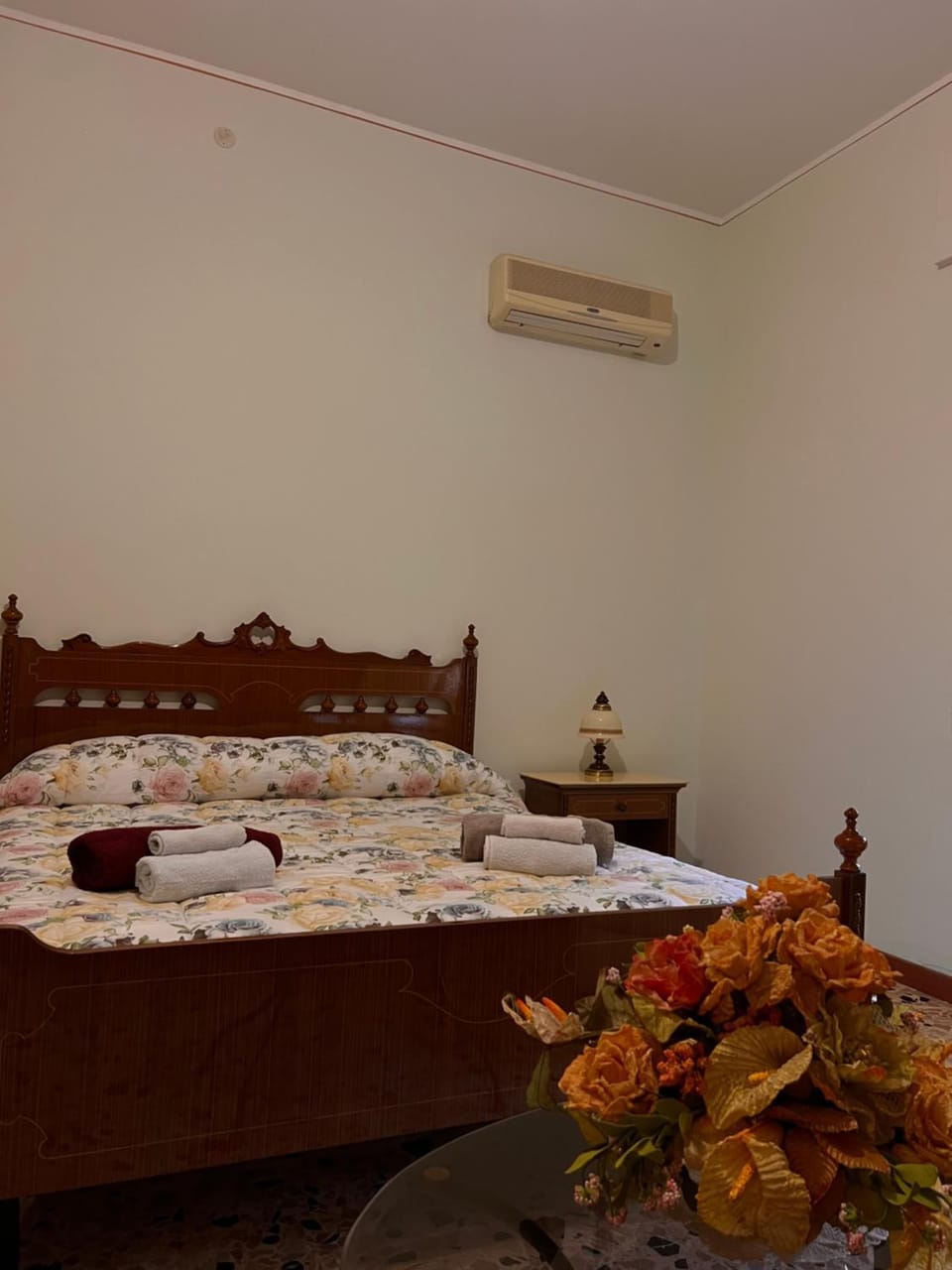 Bed, Photo of the whole room, Bedroom, air conditioner