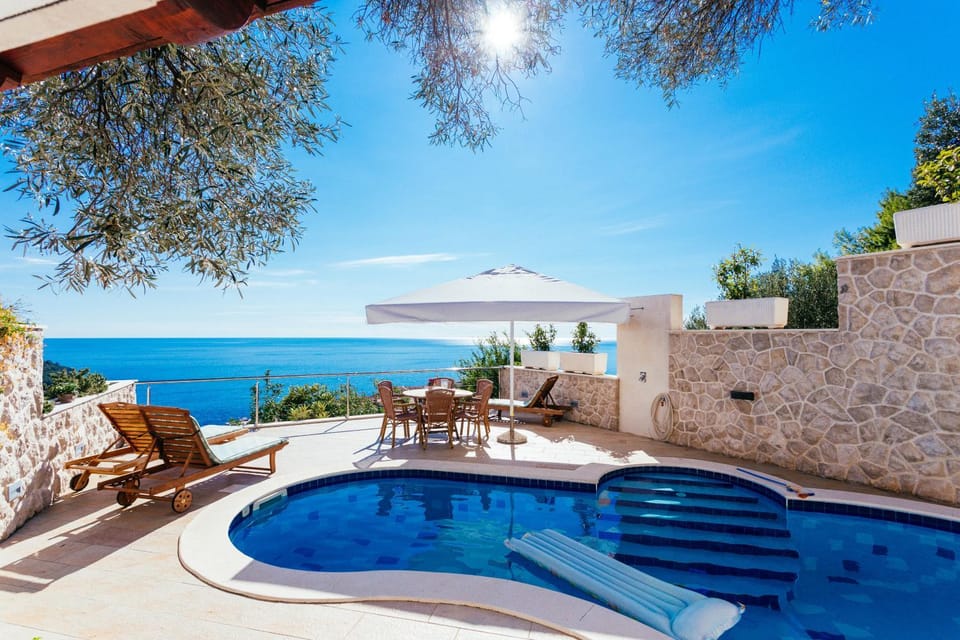 Natural landscape, View (from property/room), Pool view, Sea view, sunbed