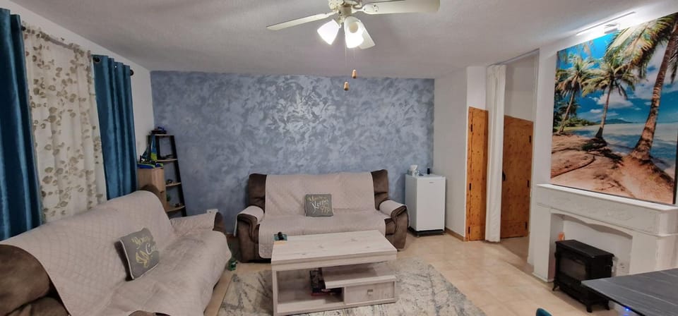 TV and multimedia, Living room, Seating area, fireplace