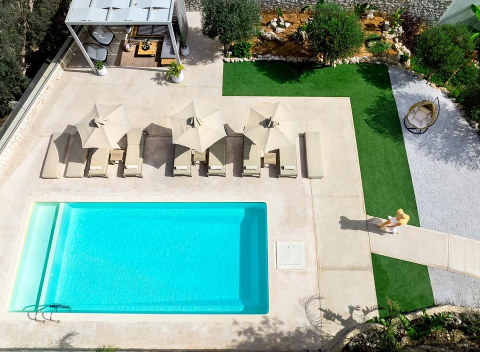 Garden, Swimming pool, sunbed