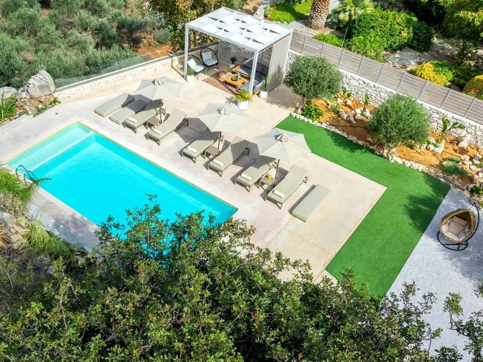 Garden, Swimming pool, sunbed