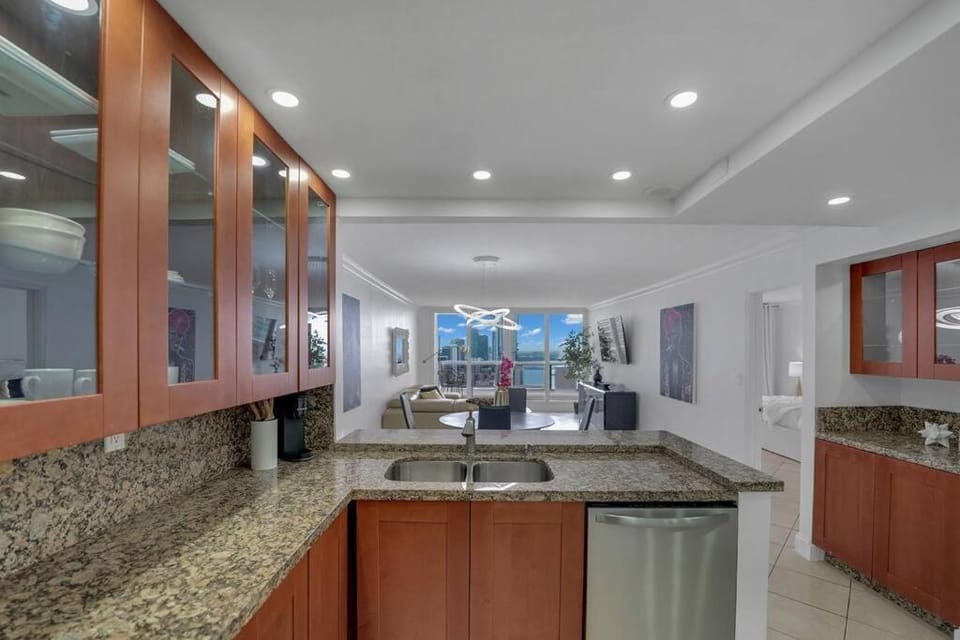 Coffee/tea facilities, Balcony/Terrace, Kitchen or kitchenette, Living room, Dining area, Sea view, dishwasher, minibar, pet friendly, stove, toaster, washing machine, dryer