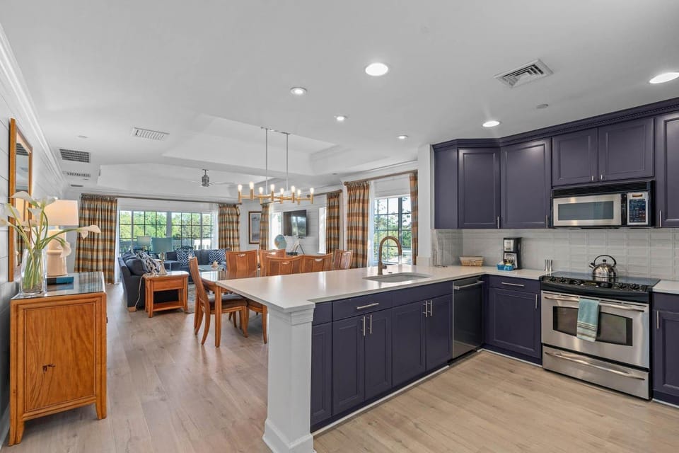 W284 - The Coastal Inspiration with Private Balcony at Reunion House in Four Corners