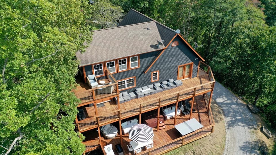 Property building, Day, Natural landscape, View (from property/room), Balcony/Terrace
