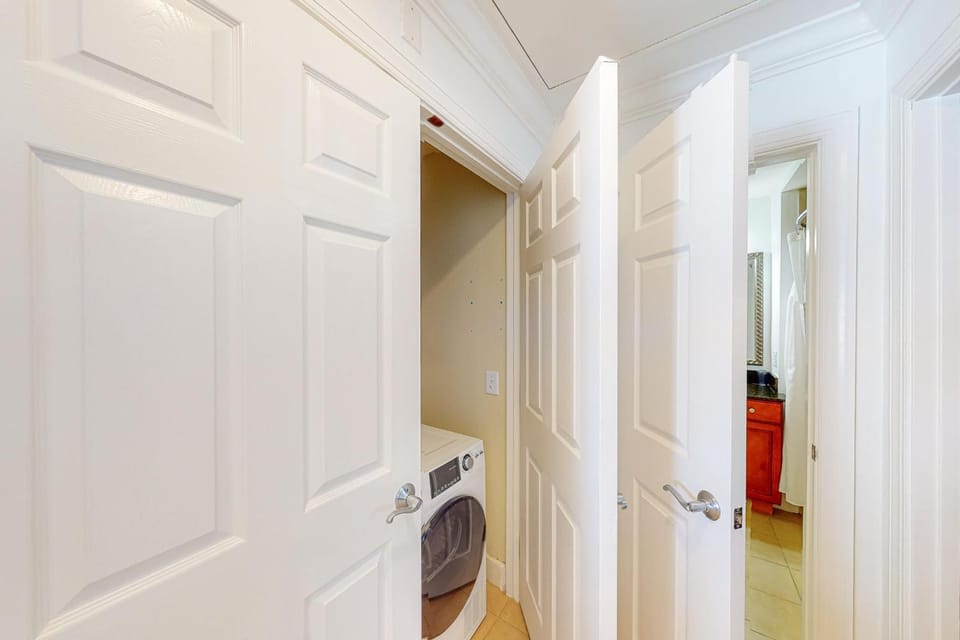 W412 - Cozy Condo with Third Floor Balcony at Reunion House in Four Corners
