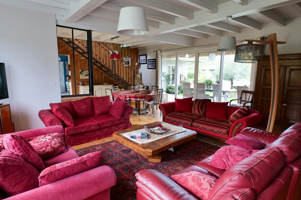 Les Cardaires House in Nouvelle-Aquitaine