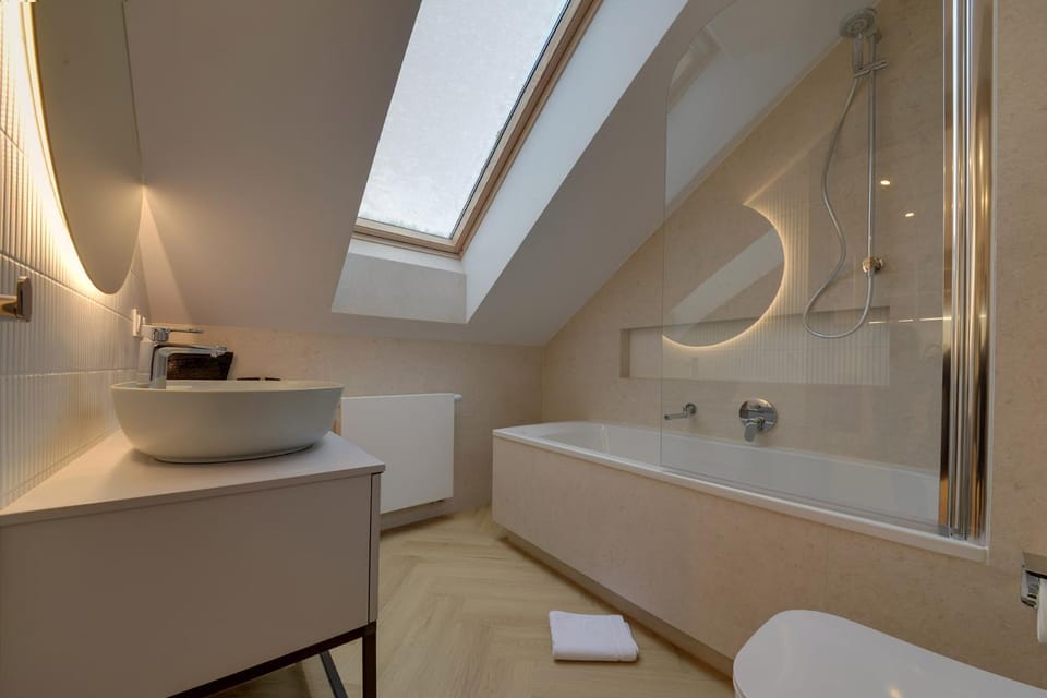 Bathroom, Bath, towels
