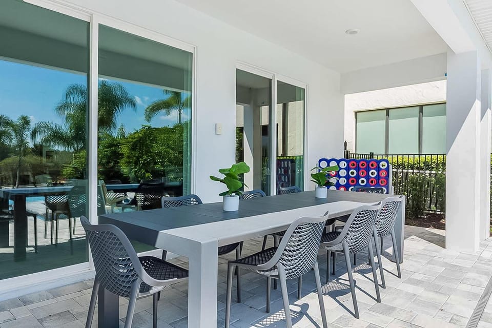 W429 - Bohemian Chic Villa with Themed Bedrooms at Reunion House in Four Corners