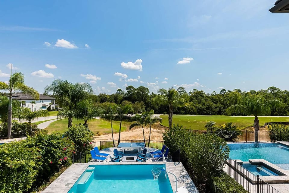 W429 - Bohemian Chic Villa with Themed Bedrooms at Reunion House in Four Corners