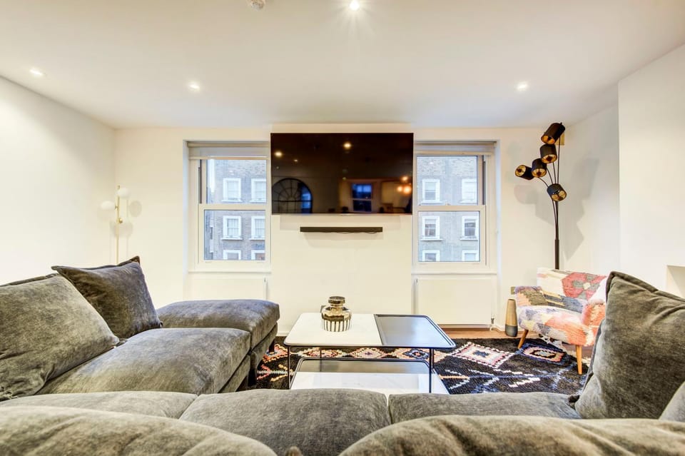 Prime Location Marylebone 4 Bed Designer Flat Apartment in City of Westminster