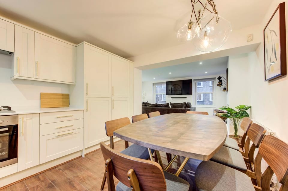 Prime Location Marylebone 4 Bed Designer Flat Apartment in City of Westminster