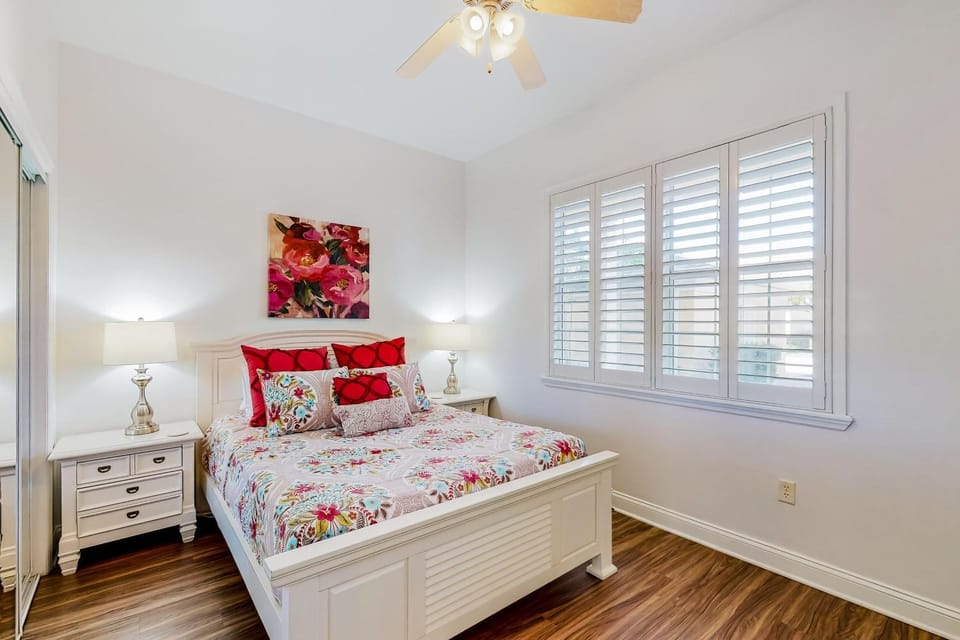 W431 - Elevated Condo With Wraparound Porch at Reunion House in Four Corners