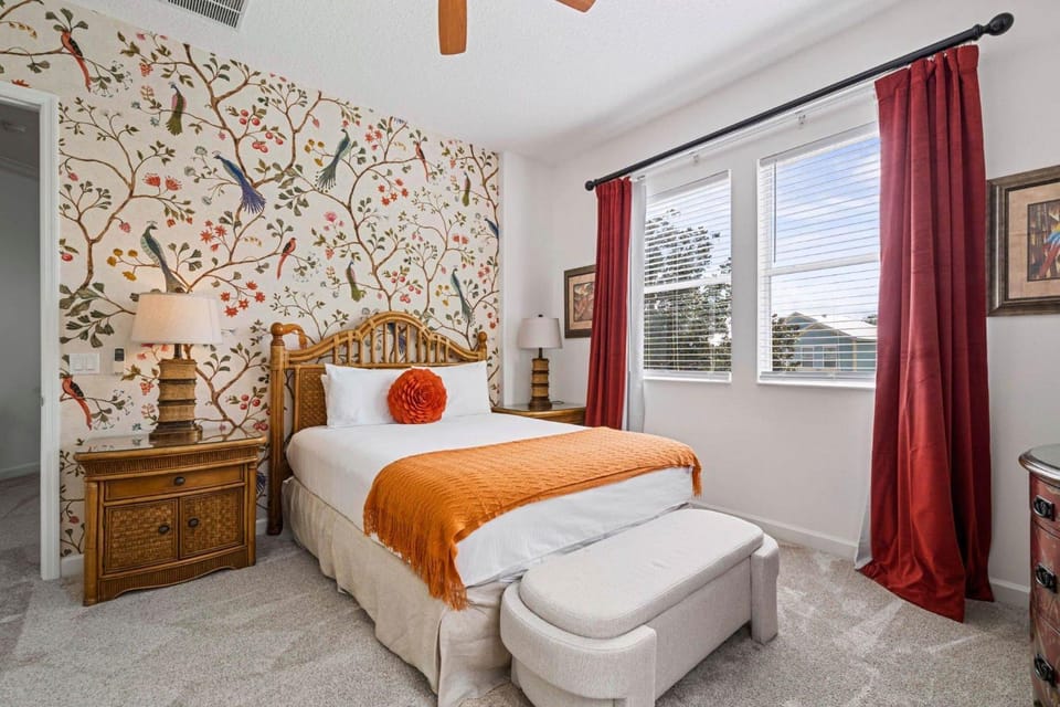 W453 - Tropical Retreat With Screened in Private Pool and Spa at Reunion House in Four Corners