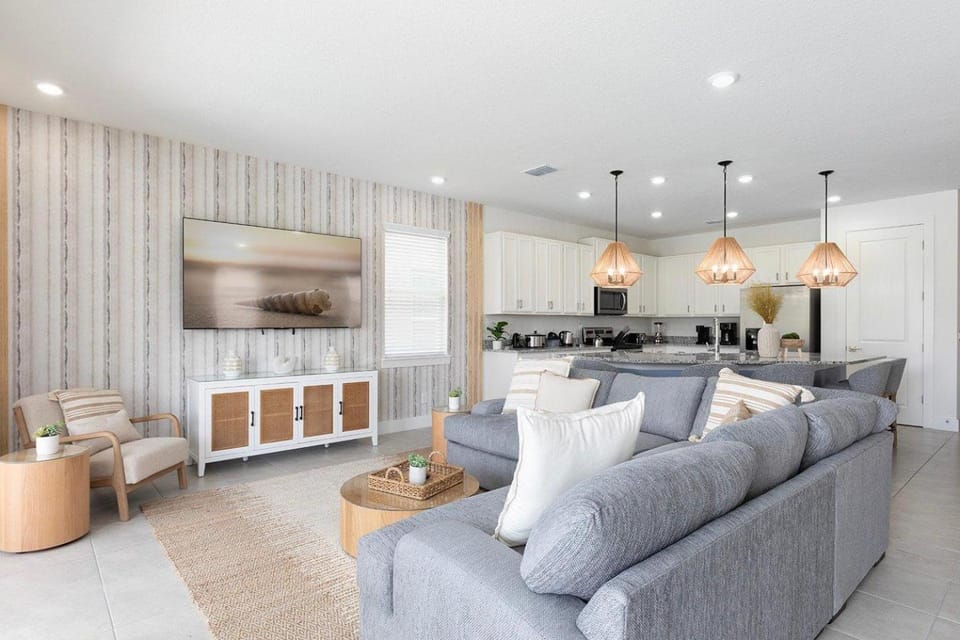W454 - Bohemian Chic Oasis With Themed Bedrooms at Reunion House in Four Corners