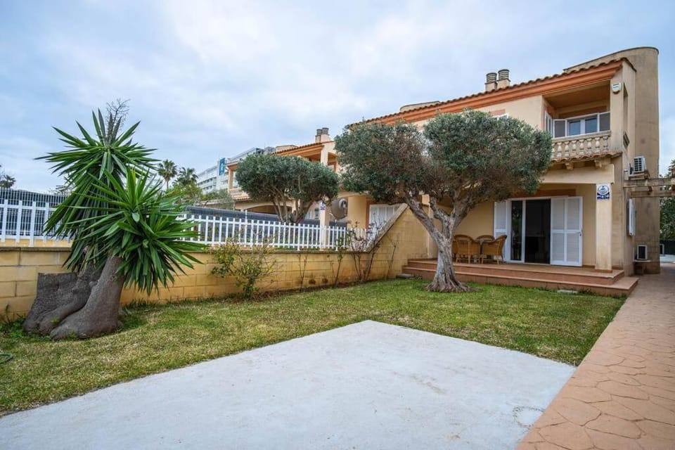 Property building, Garden, Garden view