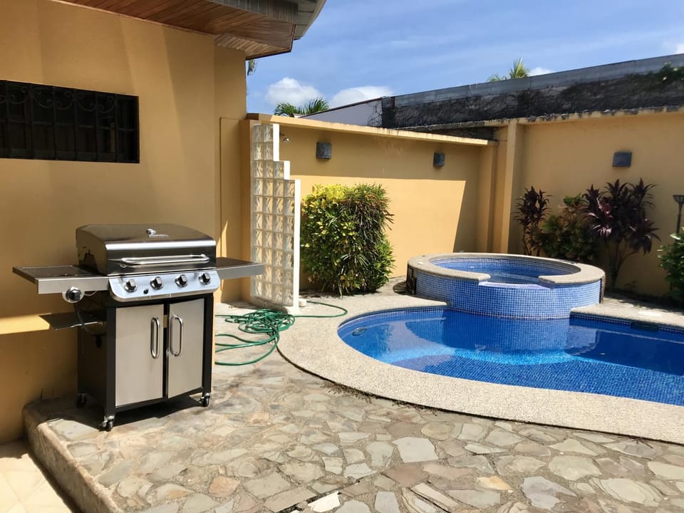 BBQ facilities, Swimming pool