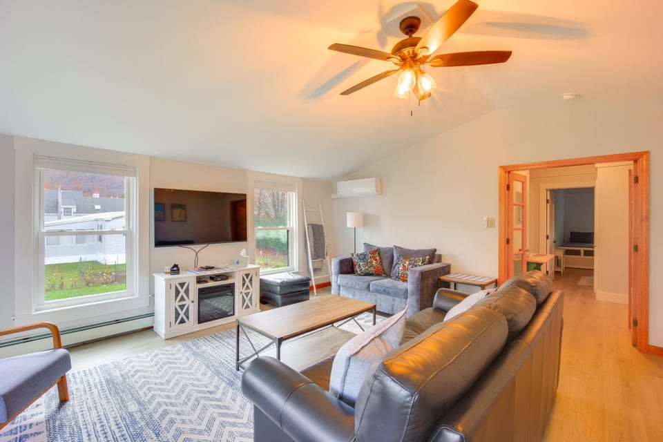 Comfortable Lincoln Home: Walk to Main Street! House in Woodstock