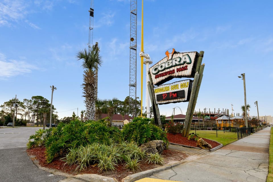 Twin Palms Resort #505 by Book That Condo House in Long Beach