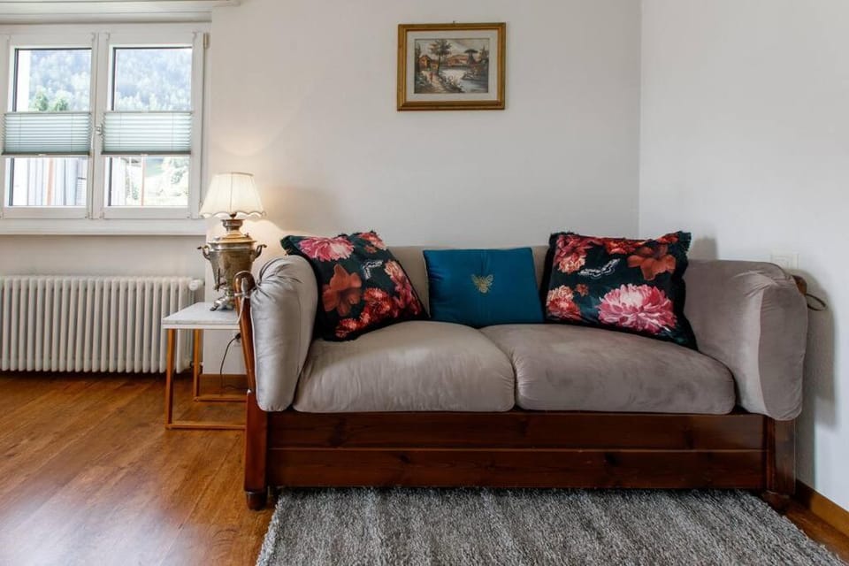 Living room, internet