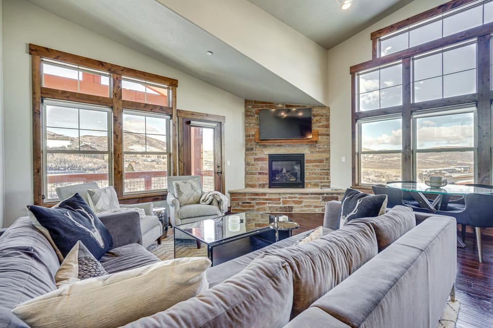 Stunning Mtn Views! All-Season Heber City Condo House in Wasatch County