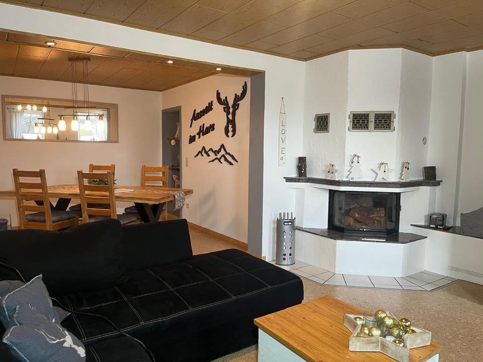 Living room, Seating area, fireplace