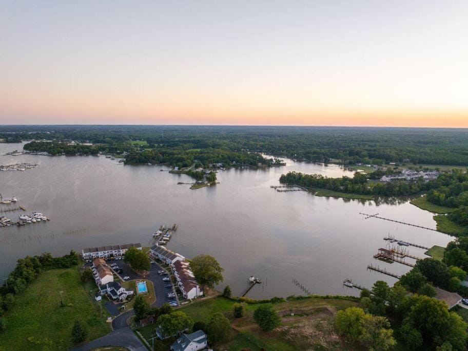 Bird's eye view, River view
