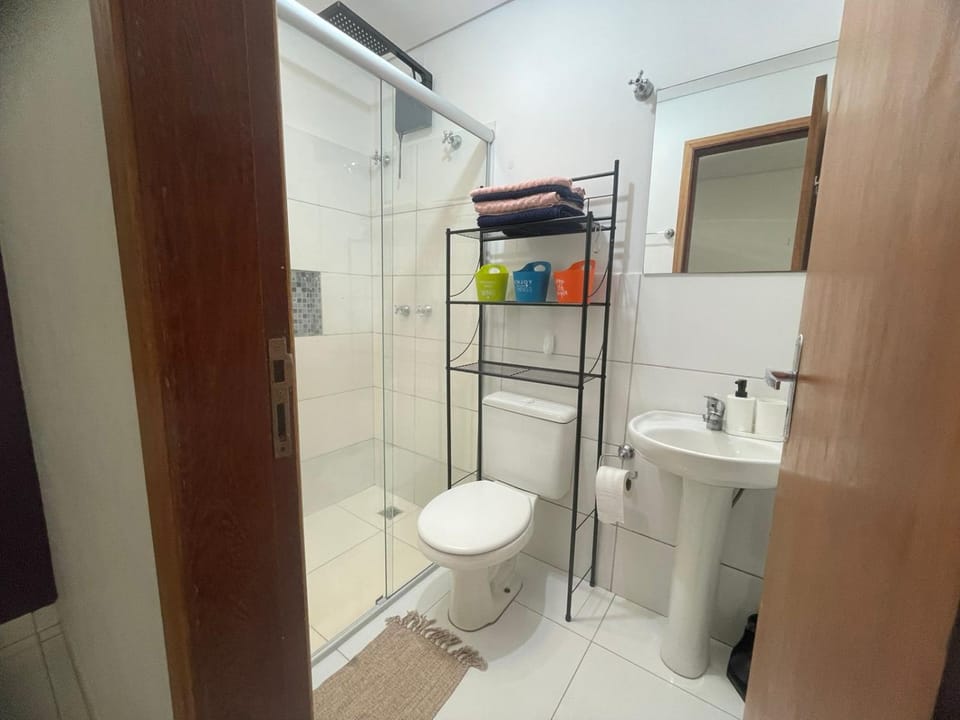 Bathroom, towels