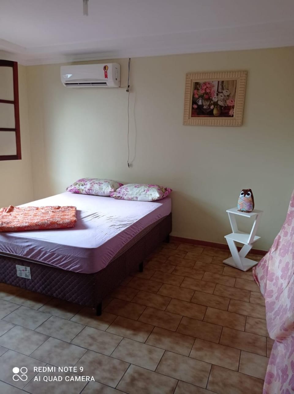 Bed, Photo of the whole room, Bedroom, air conditioner