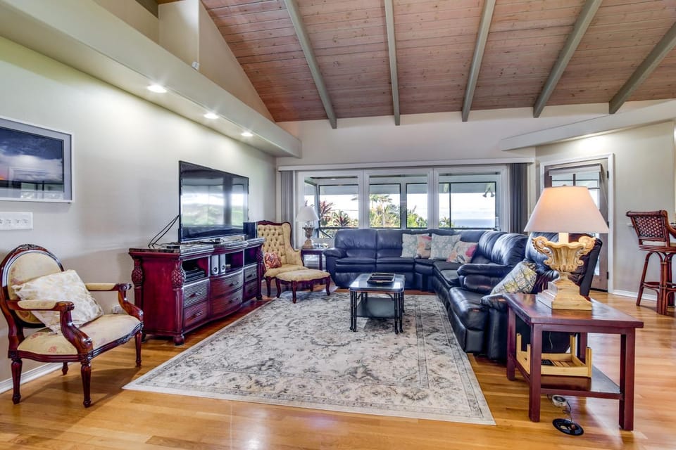 Honomu Home w/ Screened Lanai + Ocean Views! House in Honomu