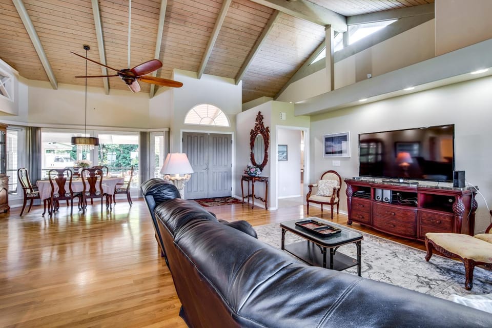 Honomu Home w/ Screened Lanai + Ocean Views! House in Honomu