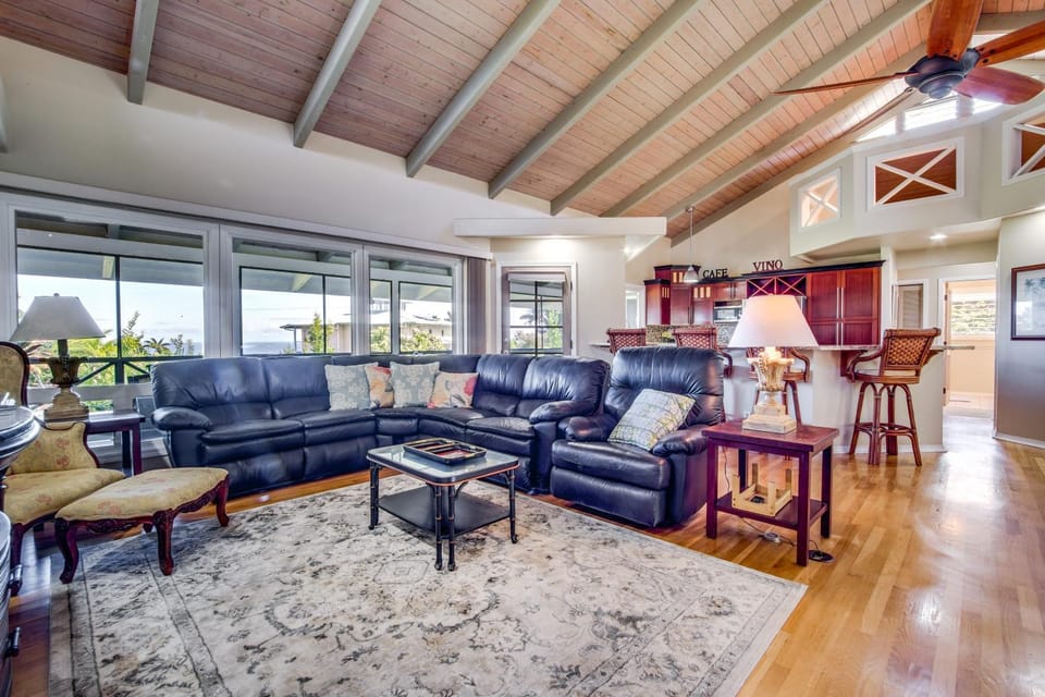 Honomu Home w/ Screened Lanai + Ocean Views! House in Honomu