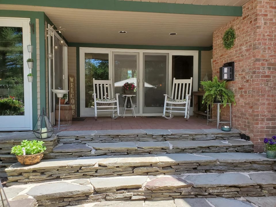 Patio, Day, Balcony/Terrace
