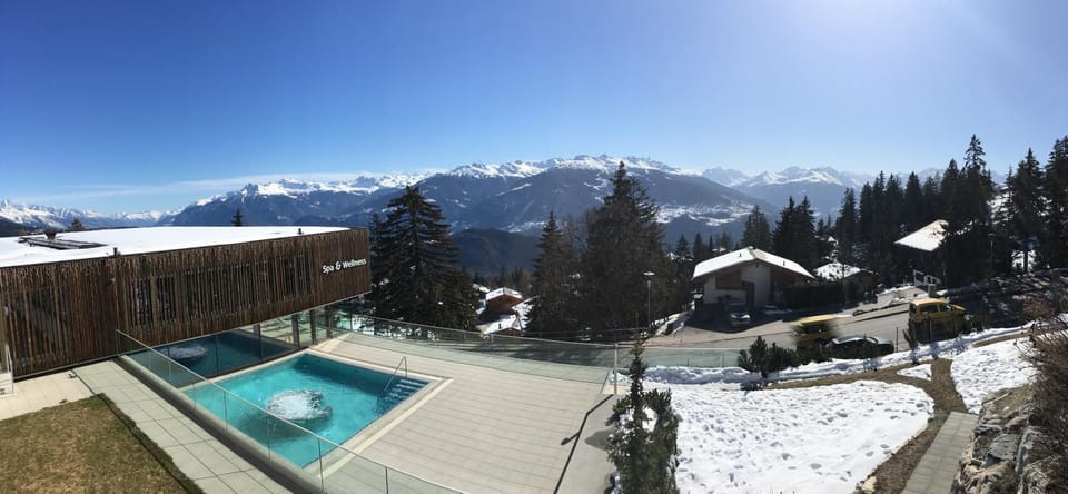 Superbe chalet 12 personnes vue imprenable 2nuits min Chalet in Canton of Valais