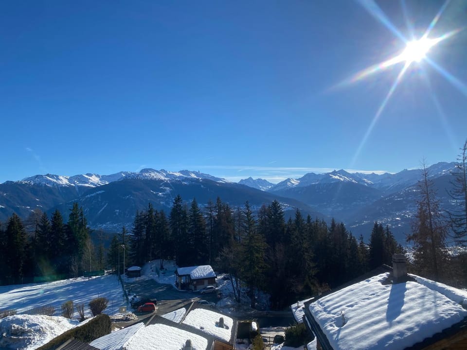 Superbe chalet 12 personnes vue imprenable 2nuits min Chalet in Canton of Valais