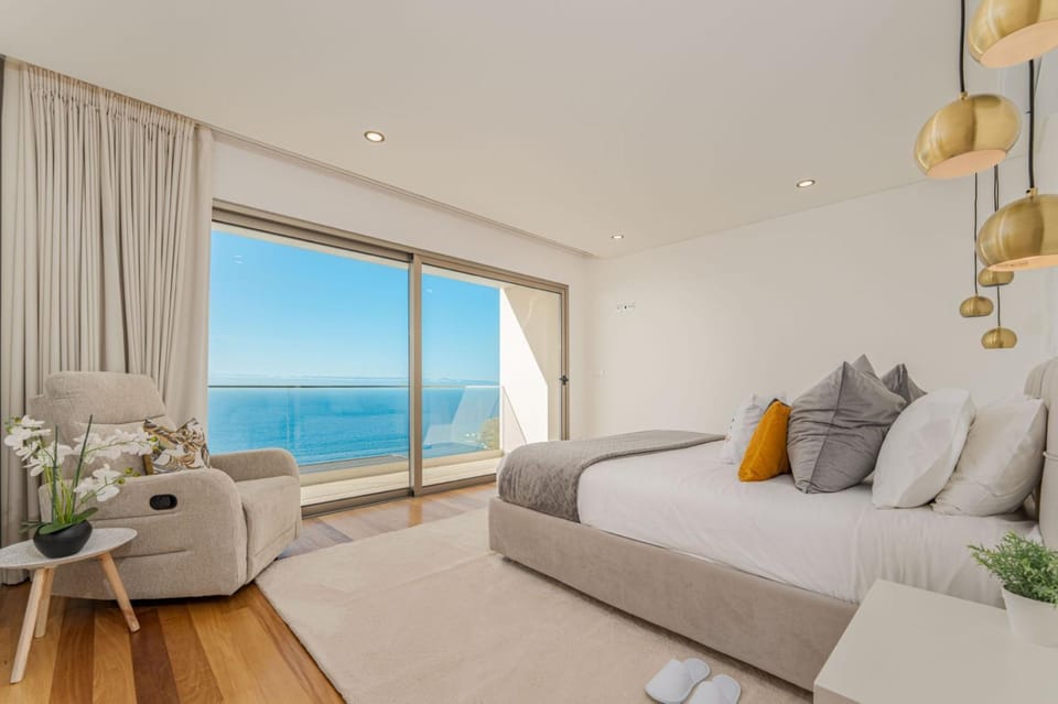 Bed, Bedroom, Sea view