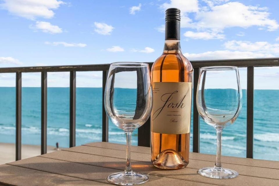 Day, Natural landscape, View (from property/room), Balcony/Terrace, Food and drinks, Beach, Sea view, Drinks, Alcoholic drinks