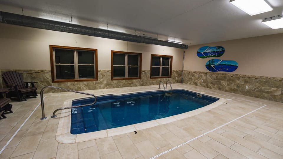 Beary Fine 6 bed 5 bath luxury home w indoor pool House in Deep Creek Lake