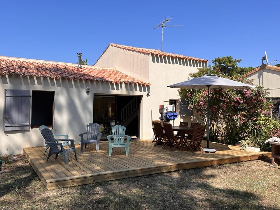 Maison Charme Proche Plage et Forêt avec Jardin, WiFi, BBQ, et Pistes Cyclables à Proximité - FR-1-652-39 House in Saint-Jean-de-Monts