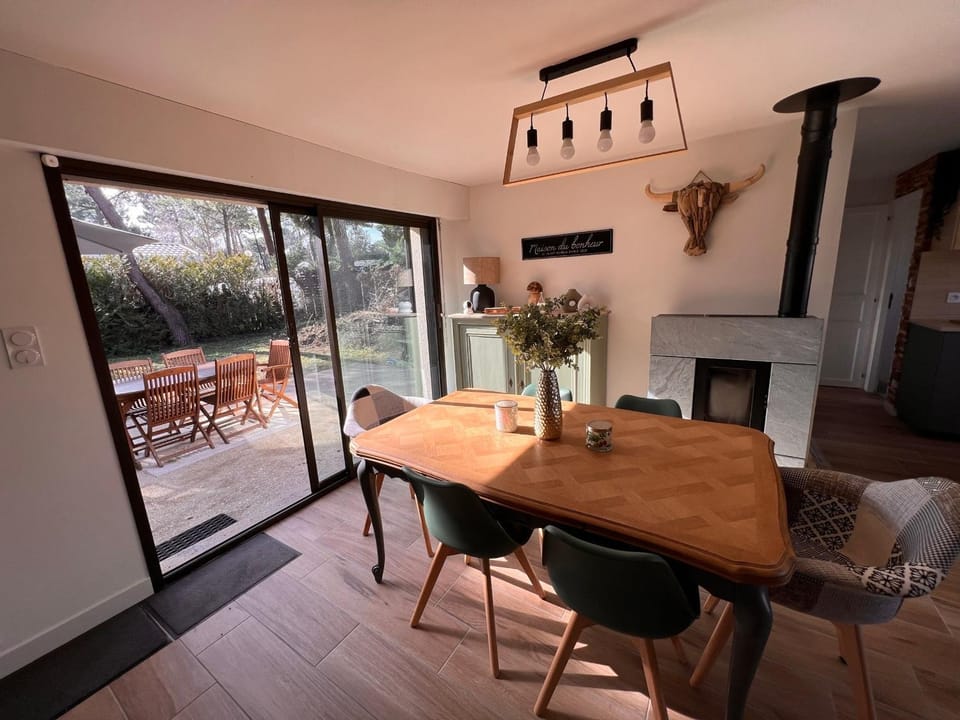 Maison Charme Proche Plage et Forêt avec Jardin, WiFi, BBQ, et Pistes Cyclables à Proximité - FR-1-652-39 House in Saint-Jean-de-Monts