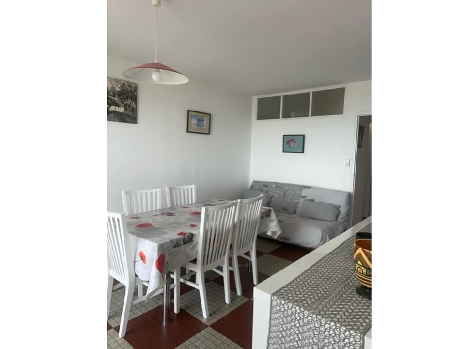 Appartement lumineux avec balcon face mer, idéal jusqu'à 5 personnes - FR-1-323-298 Apartment in Saint-Jean-de-Monts
