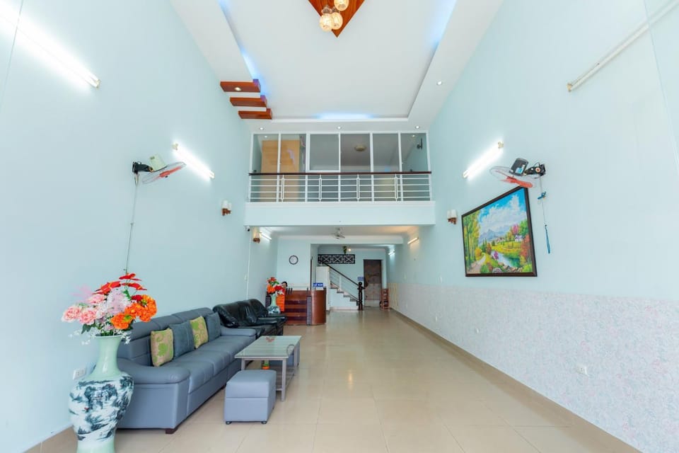 Lobby or reception, Seating area, fireplace, Internal: Not applicable to any particular room