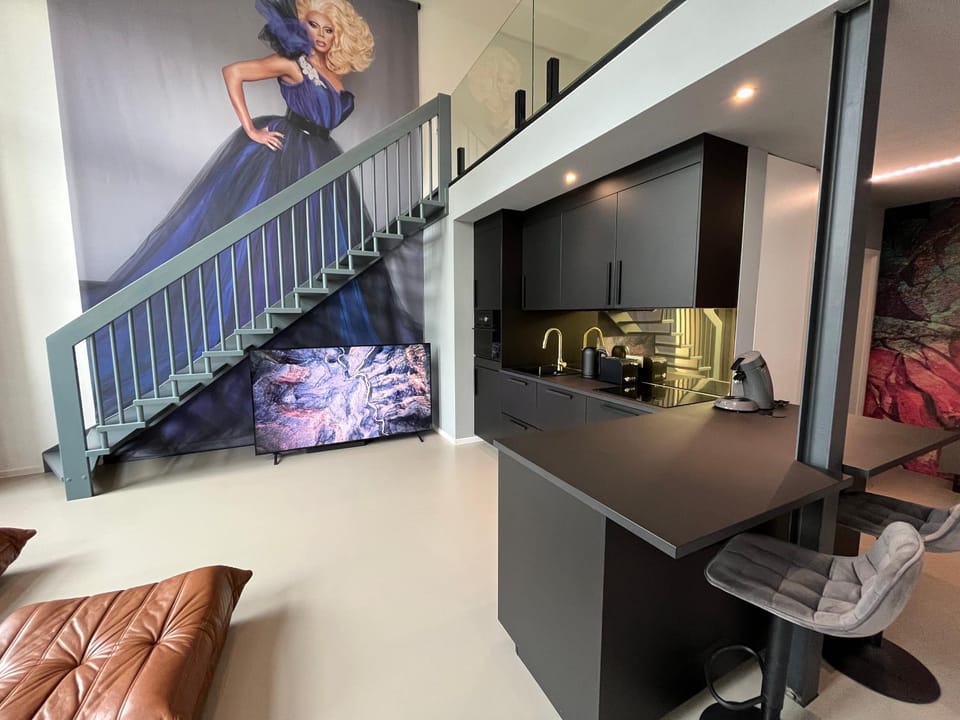 Kitchen or kitchenette, Living room, kitchen