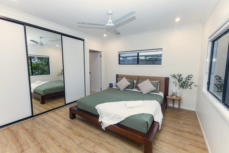 Bedroom, wardrobe