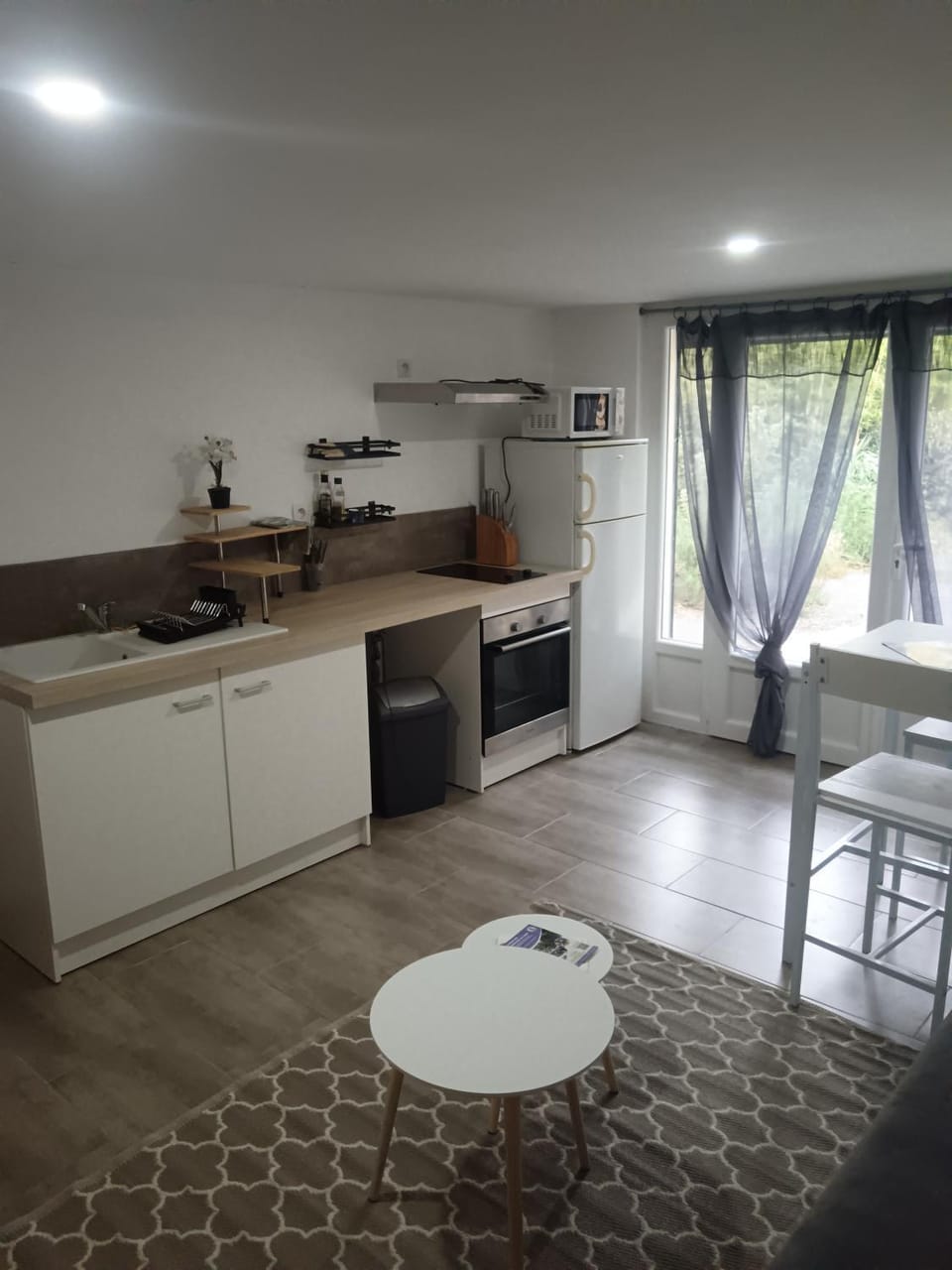 Living room, Seating area, kitchen