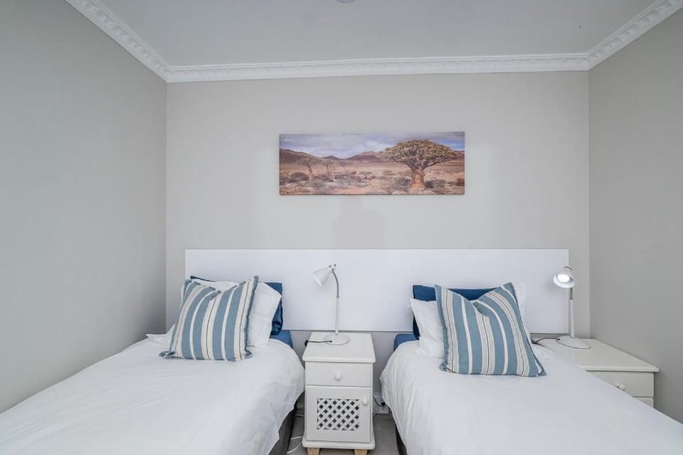 Island view on Clam Apartment in Cape Town