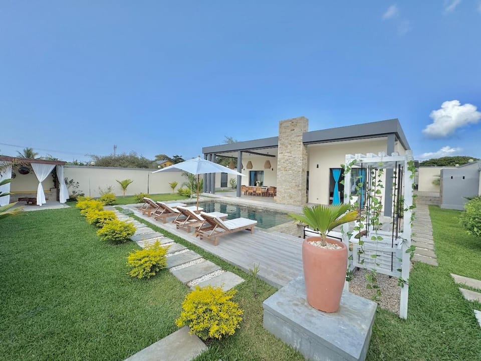 Garden, Swimming pool