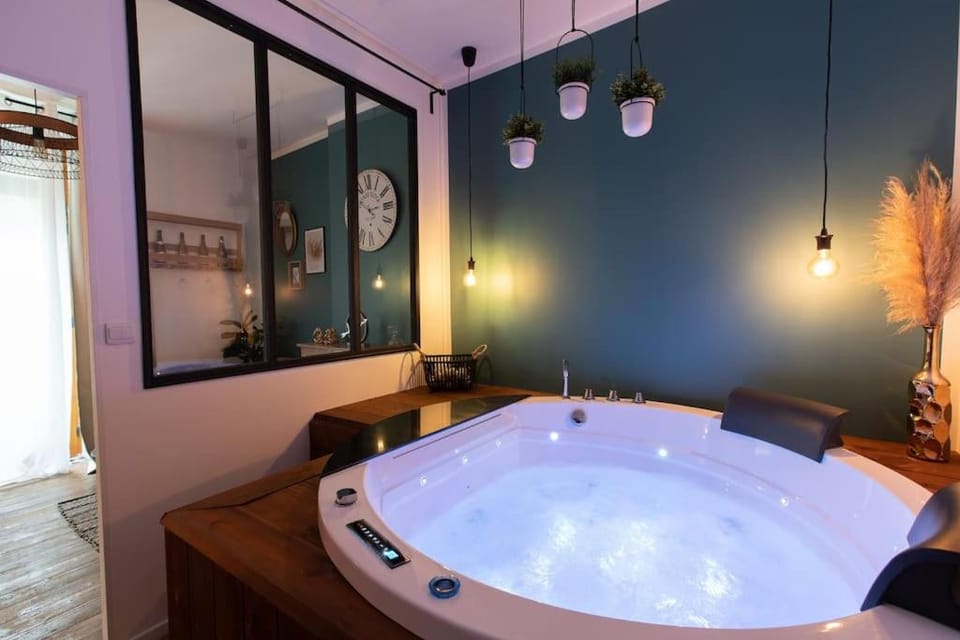 Hot Tub, Spa and wellness centre/facilities