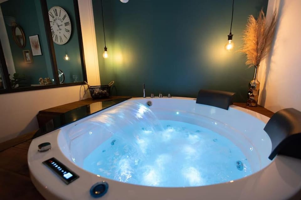 Hot Tub, Spa and wellness centre/facilities