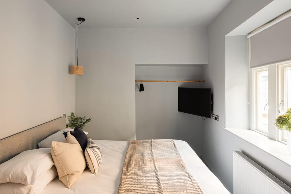 St Catherine's Hospital - Curated Property Apartment in Bath